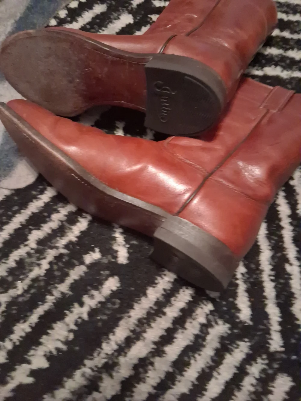 Justin Boots Red-Brown Leather Western Pull-On Boots